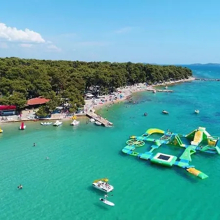 Mobile Limona Campsite *