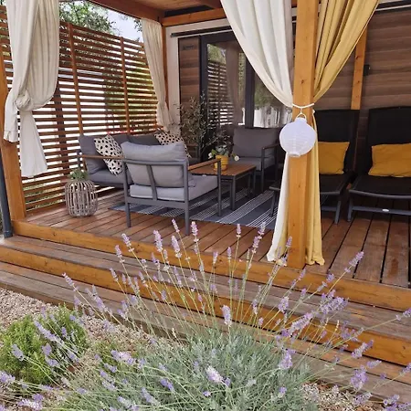 Kamp alanı Mobile Limona Biograd Na Moru