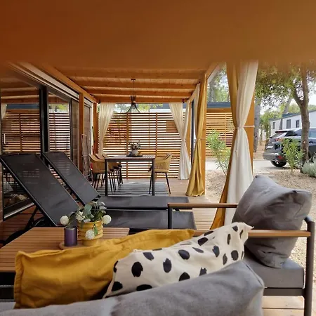 Mobile Limona Campsite *